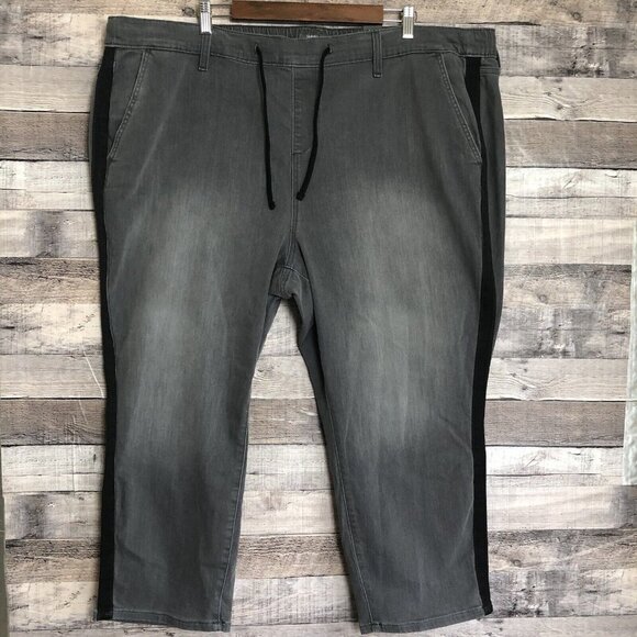 Torrid Crop Pull on Boyfriend Straight Gray/Black Stripe Jeans Plus size 4X NWT - Picture 1 of 12